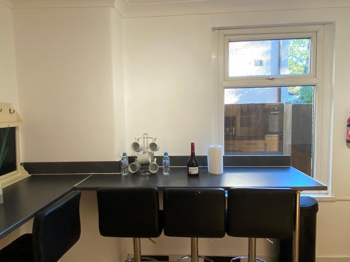 Central Stratford Cozy Double Room Londres Exterior foto