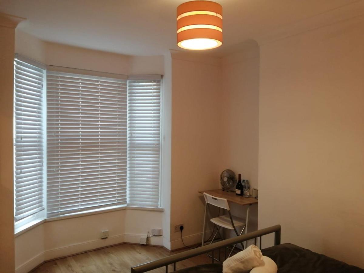 Central Stratford Cozy Double Room Londres Exterior foto
