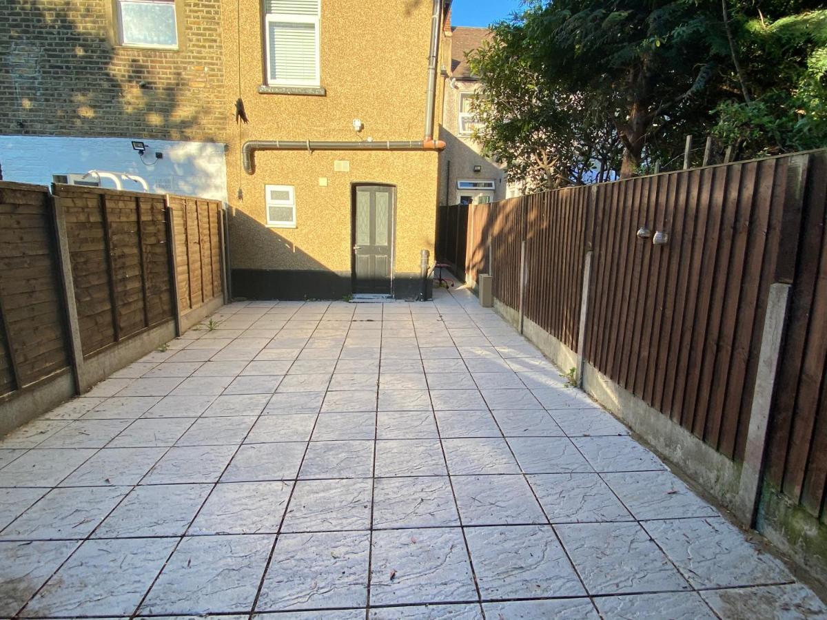 Central Stratford Cozy Double Room Londres Exterior foto