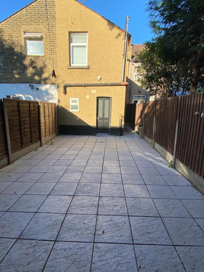 Central Stratford Cozy Double Room Londres Exterior foto