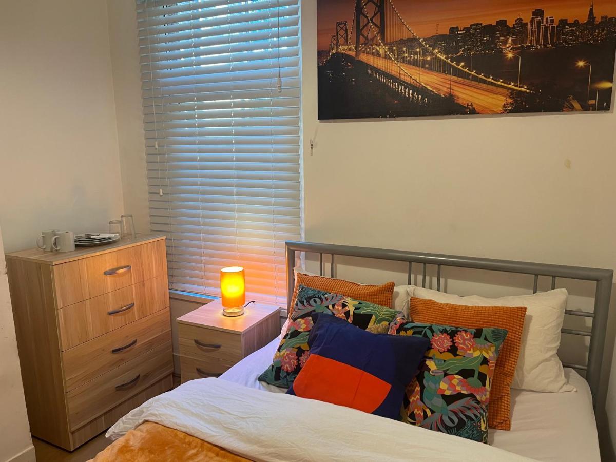 Central Stratford Cozy Double Room Londres Exterior foto