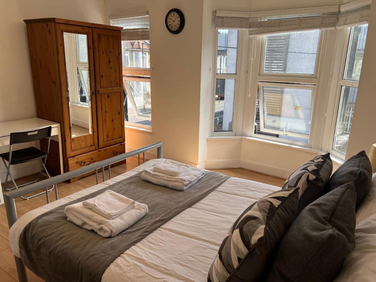 Central Stratford Cozy Double Room Londres Exterior foto